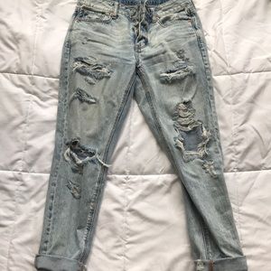 American Eagle tomgirl jean